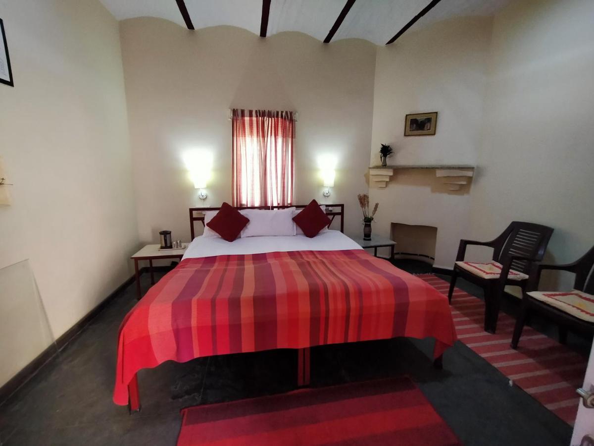 Naurang Yatri Niwas Hotel Garli Bagian luar foto