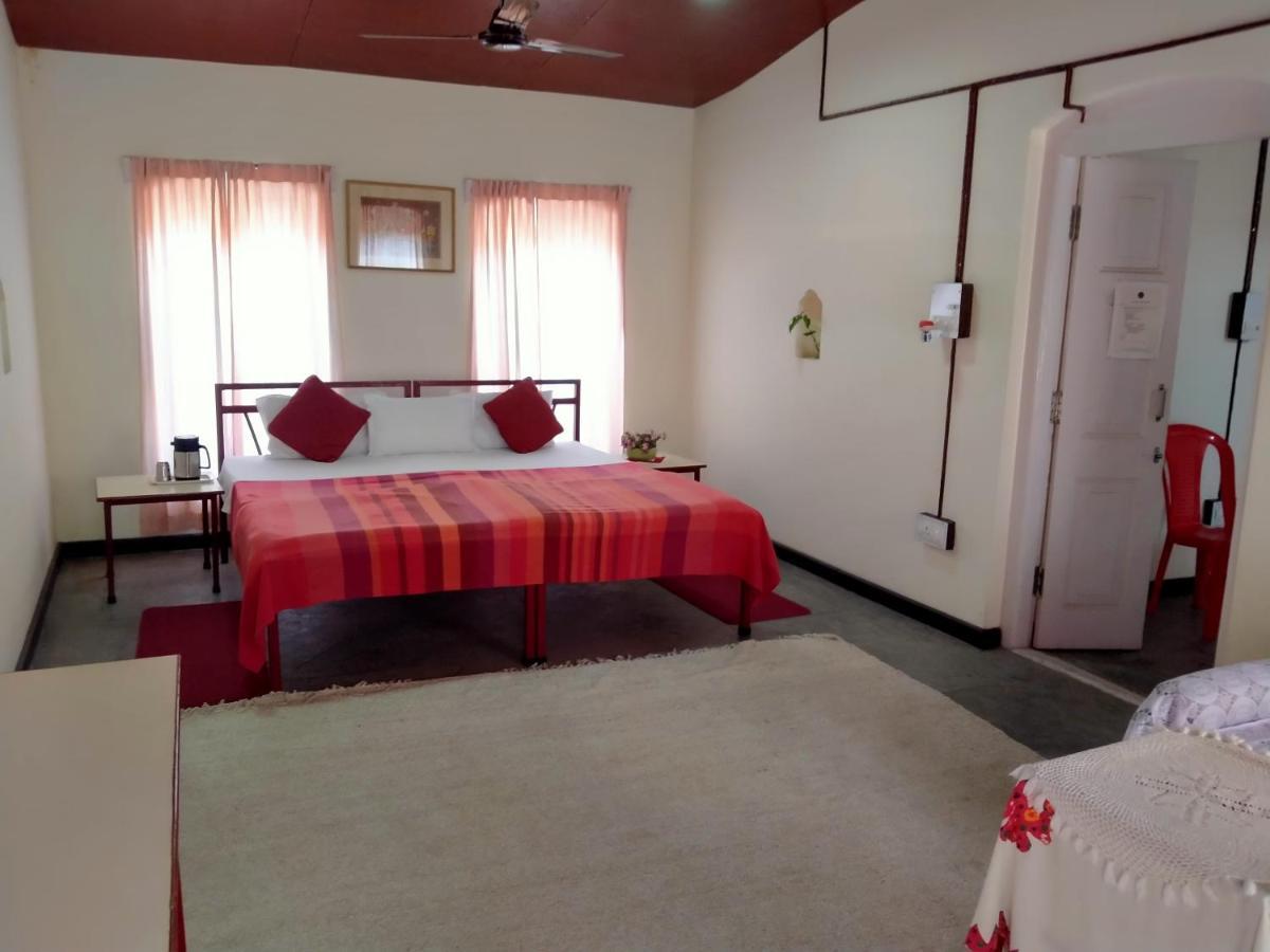 Naurang Yatri Niwas Hotel Garli Bagian luar foto