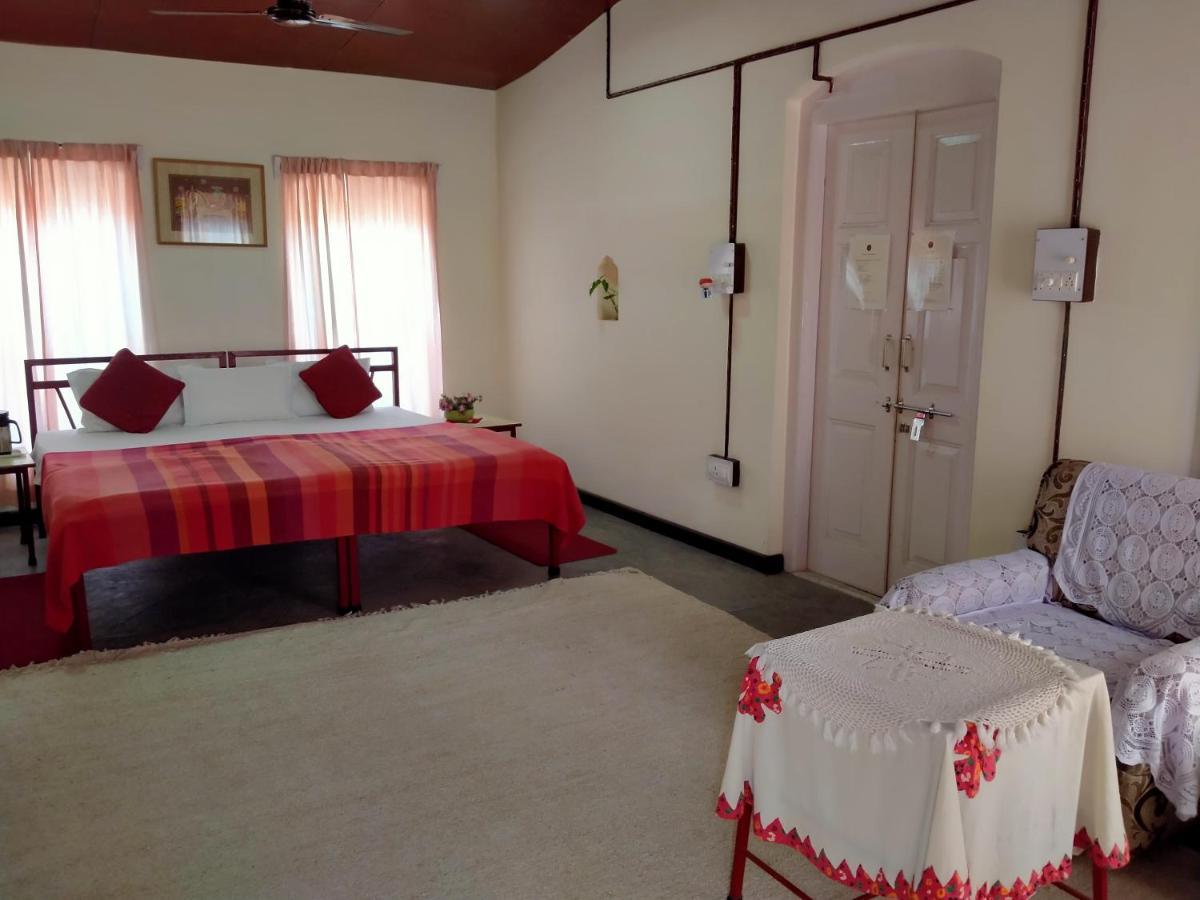 Naurang Yatri Niwas Hotel Garli Bagian luar foto