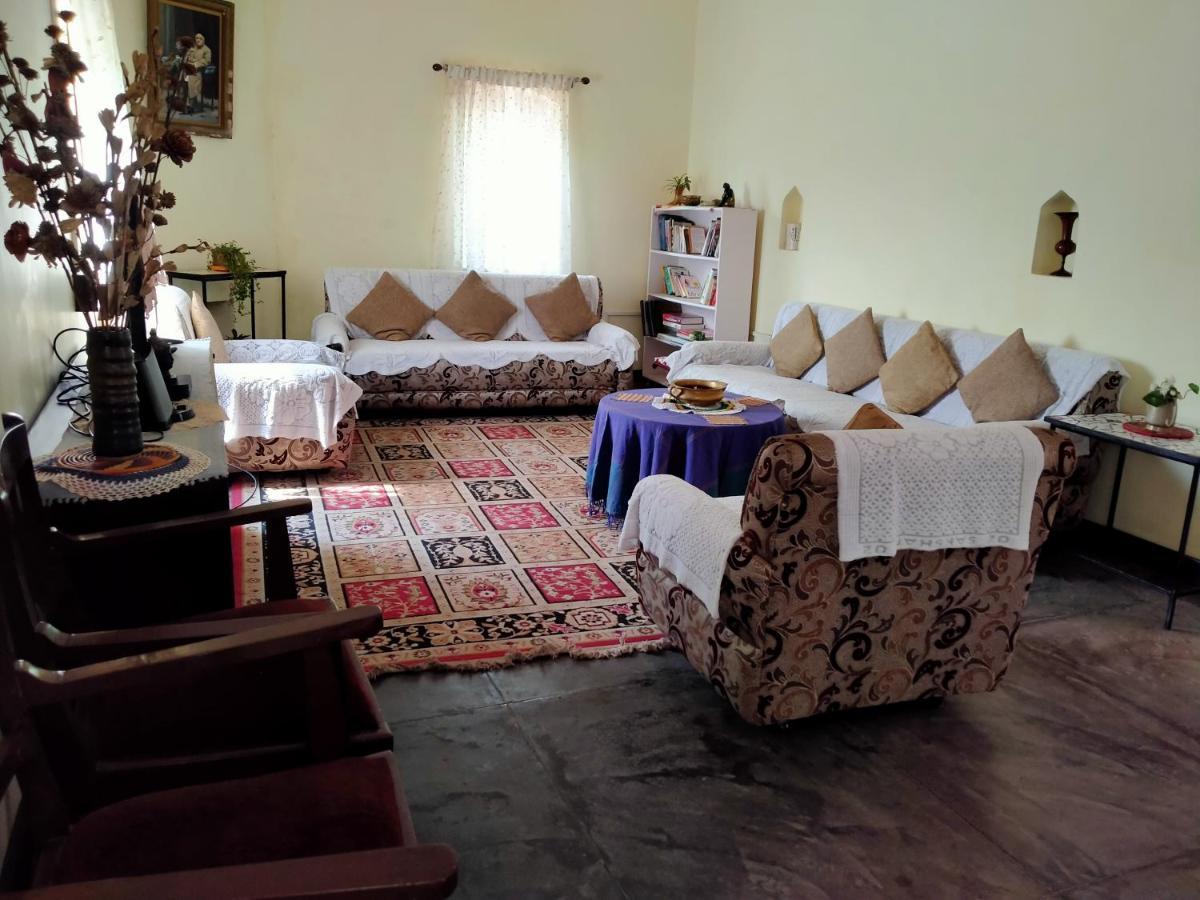Naurang Yatri Niwas Hotel Garli Bagian luar foto