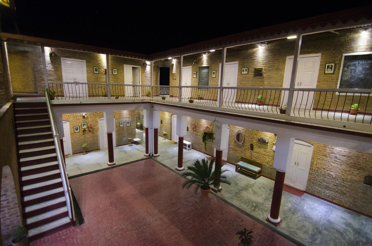 Naurang Yatri Niwas Hotel Garli Bagian luar foto