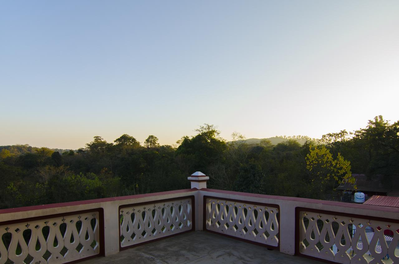 Naurang Yatri Niwas Hotel Garli Bagian luar foto
